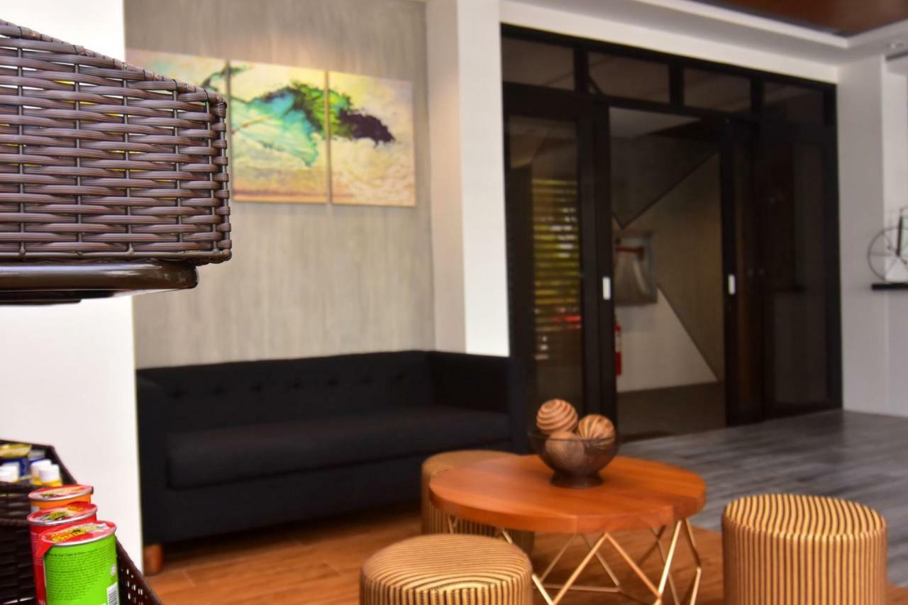 Andeo Suites Анхелес Экстерьер фото
